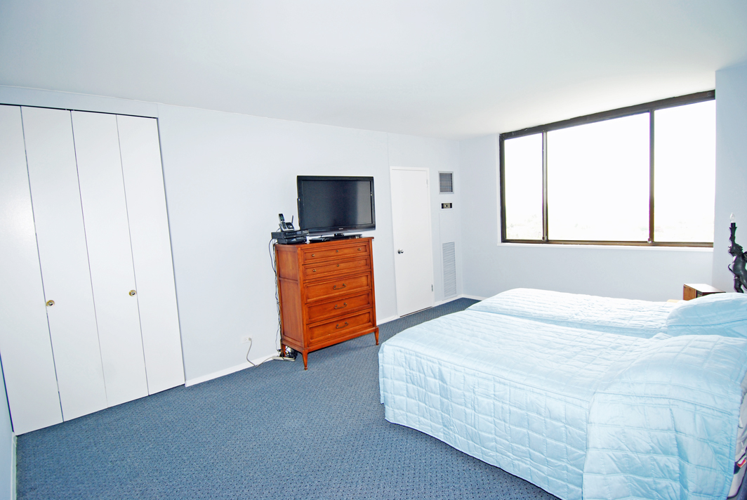 North Shore Towers Apt.