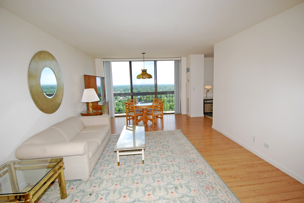 North Shore Towers Apt.