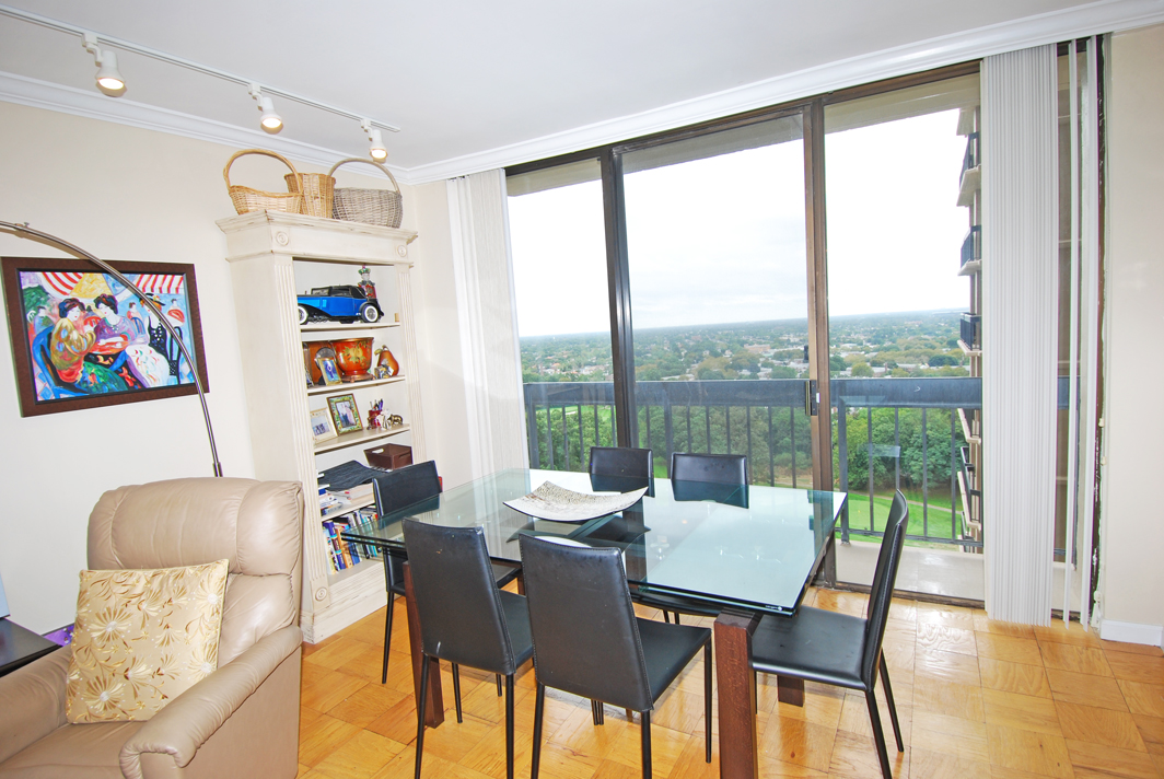 North Shore Towers Apt.