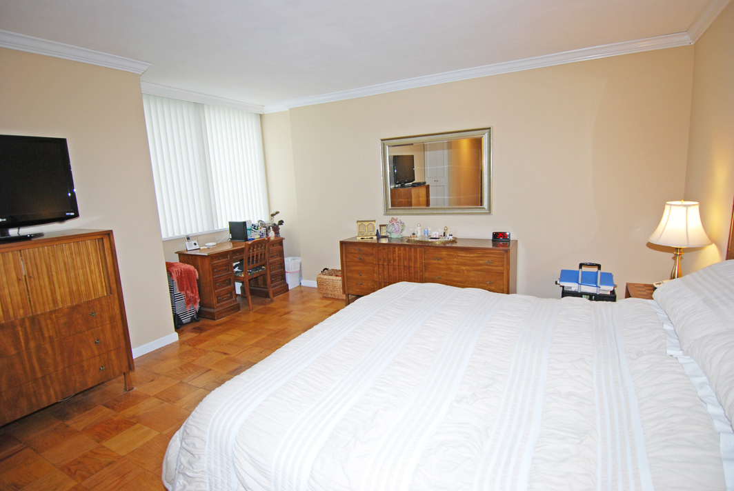 North Shore Towers Apt.