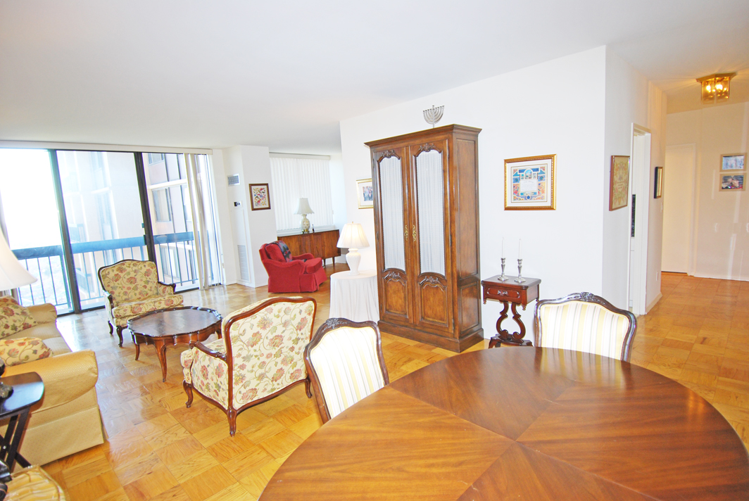 North Shore Towers Apt.