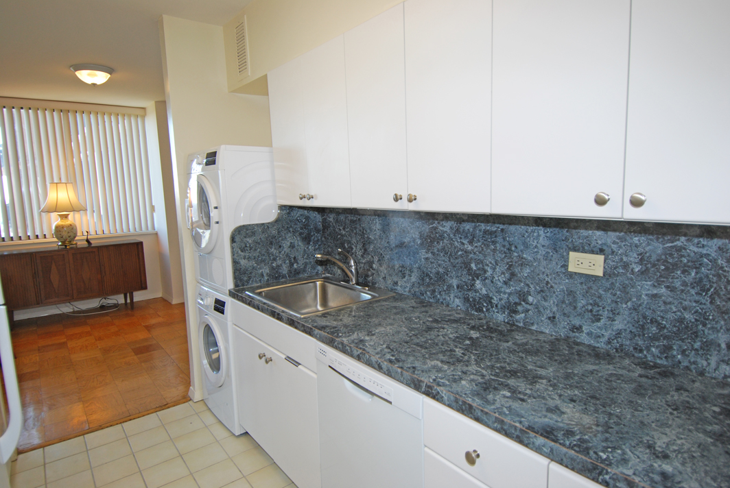 North Shore Towers Apt.