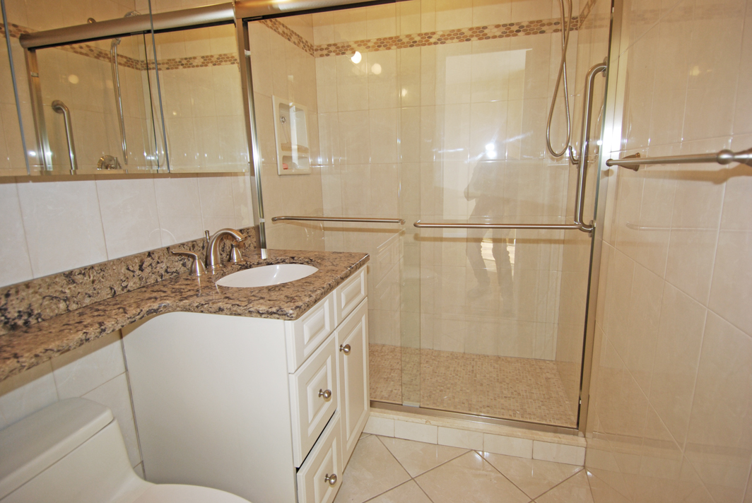 North Shore Towers Apt.