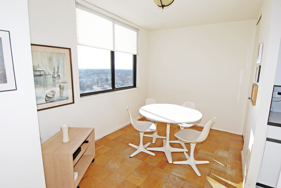 North Shore Towers Apt.