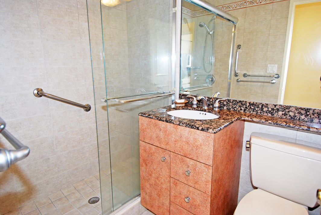 North Shore Towers Apt.