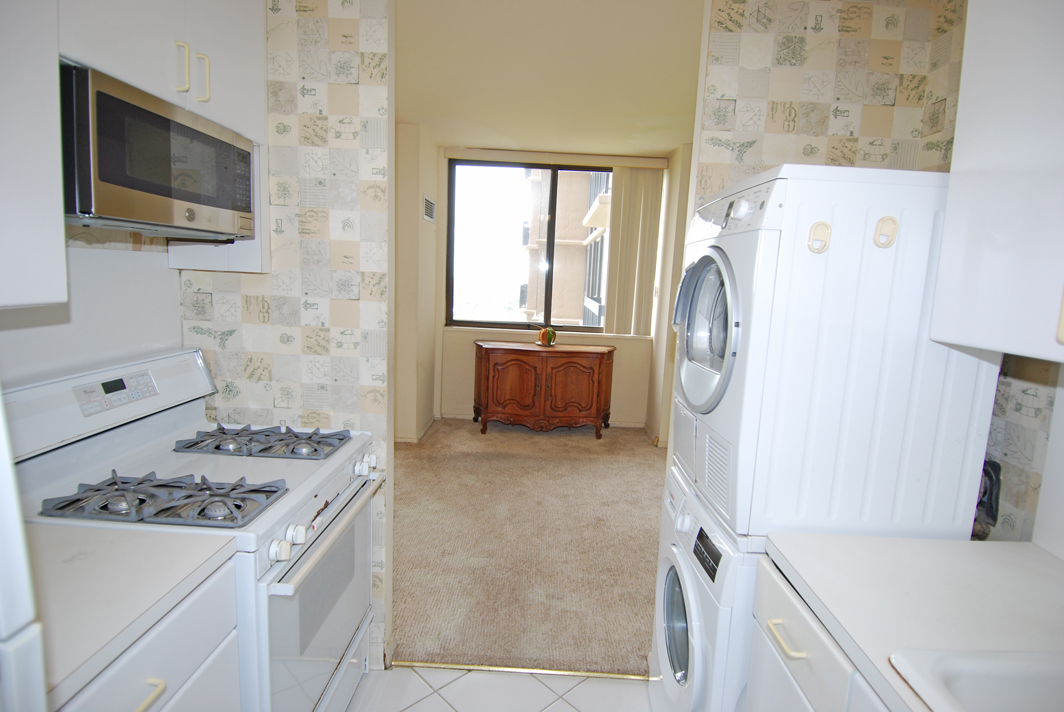 North Shore Towers Apt.