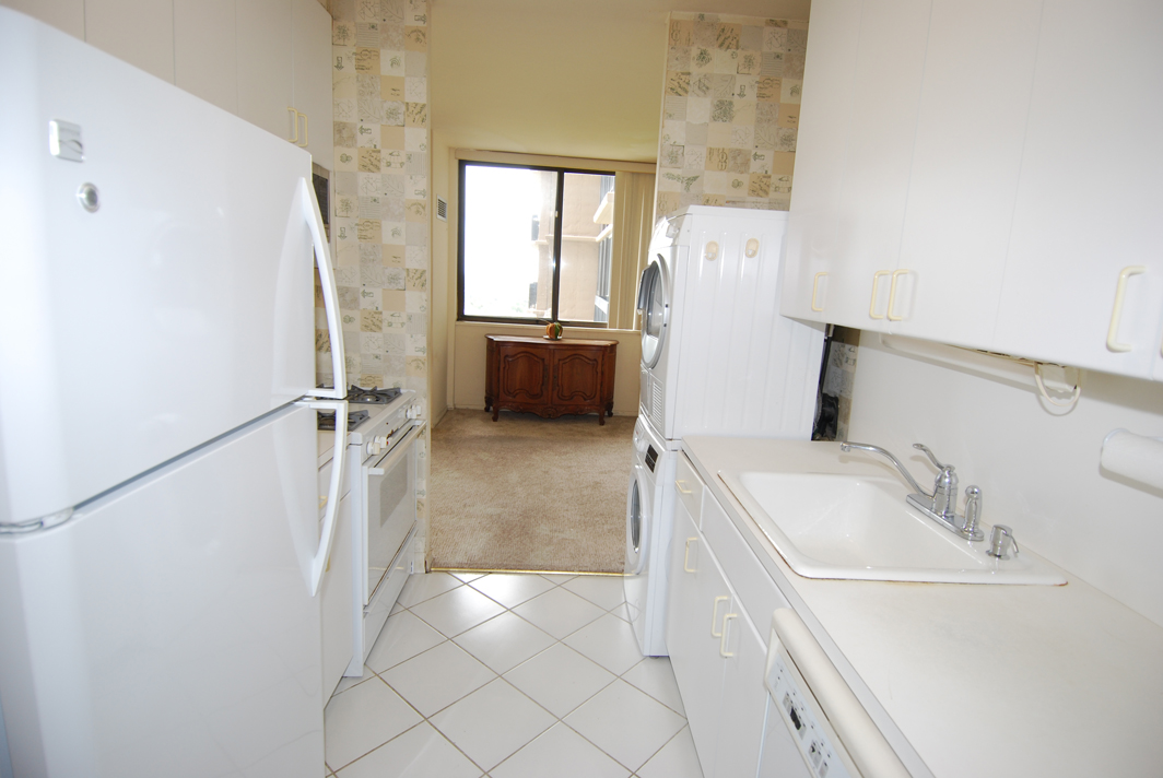 North Shore Towers Apt.