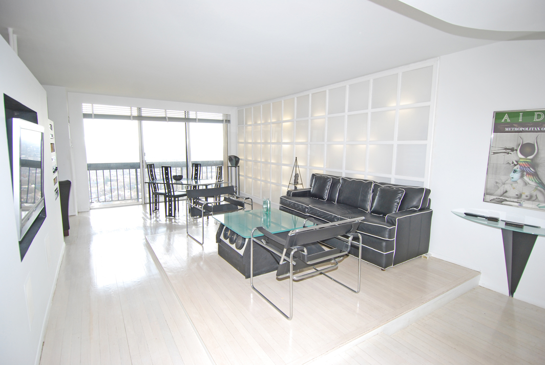 North Shore Towers Apt.