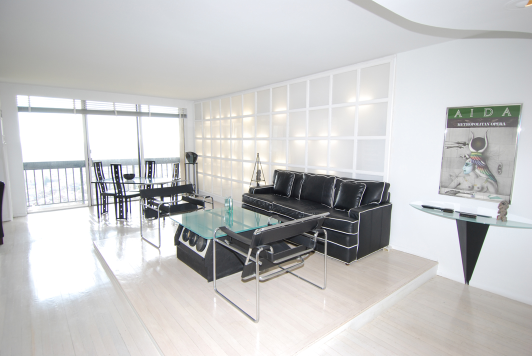 North Shore Towers Apt.