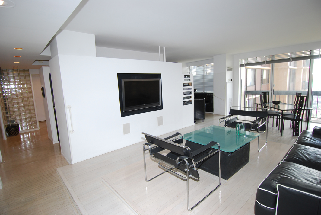 North Shore Towers Apt.