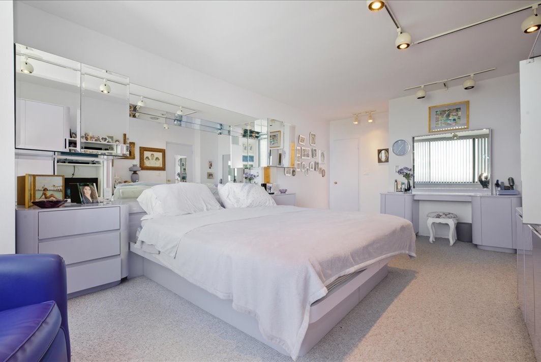 North Shore Towers Apt.