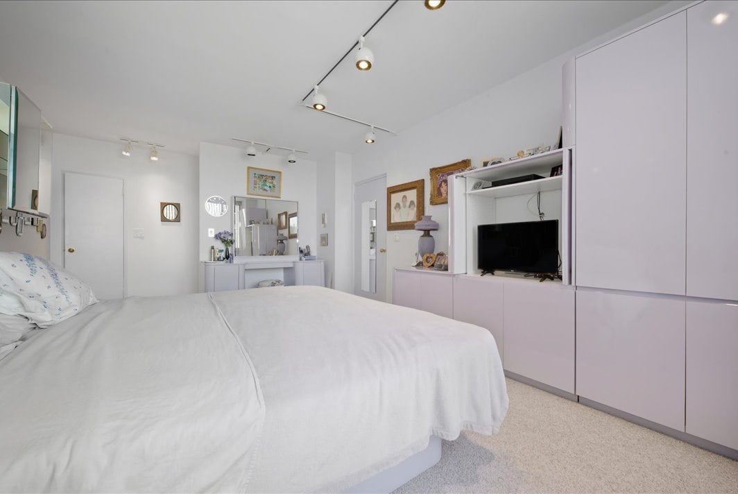 North Shore Towers Apt.