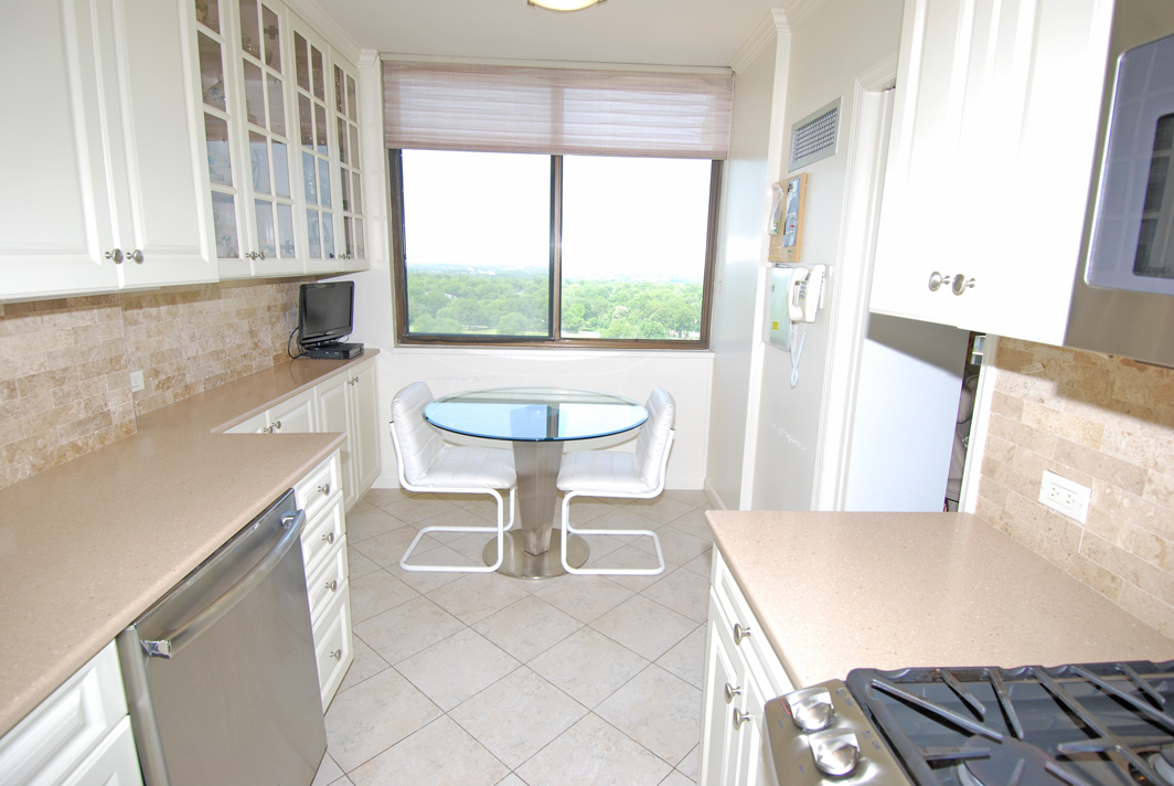 North Shore Towers Apt.