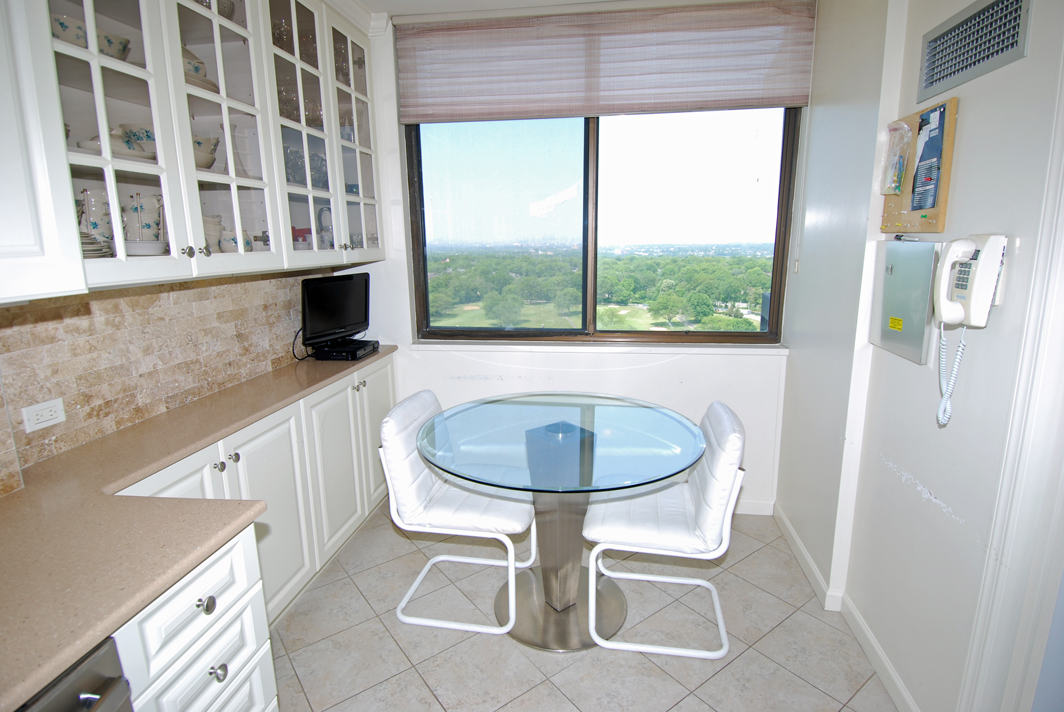 North Shore Towers Apt.