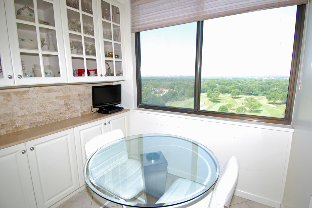 North Shore Towers Apt.