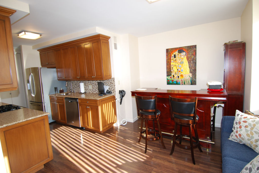 North Shore Towers Apt.