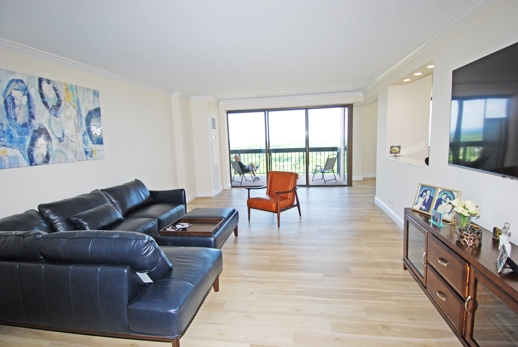 North Shore Towers Apt.