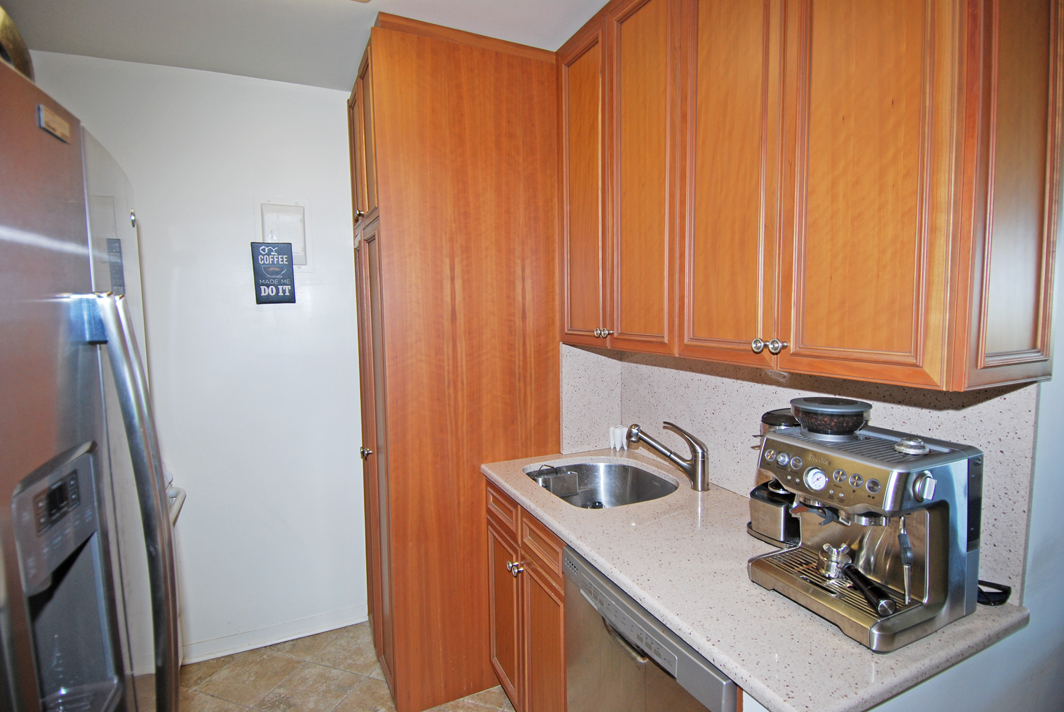 North Shore Towers Apt.