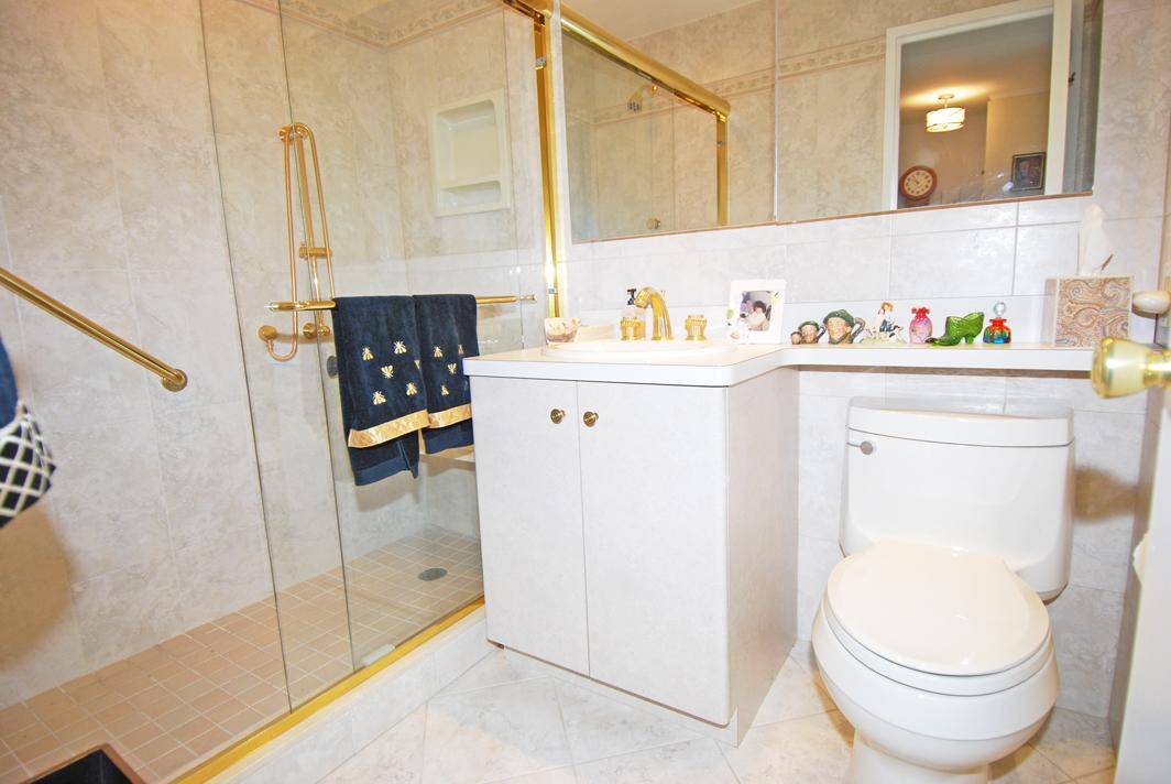 North Shore Towers Apt.