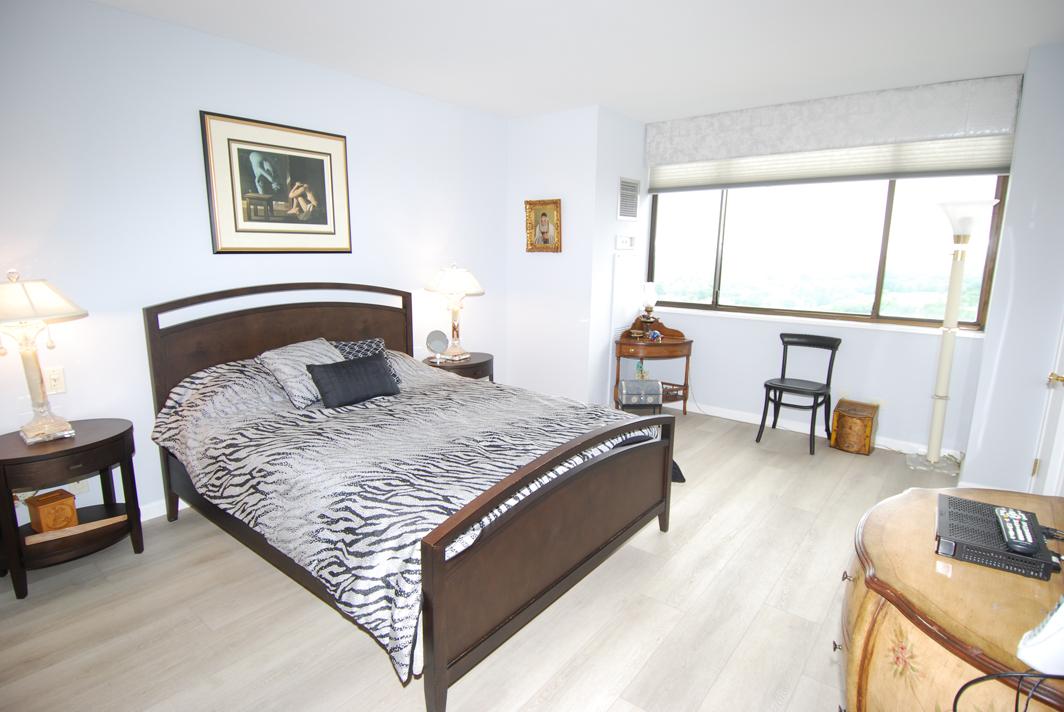 North Shore Towers Apt.