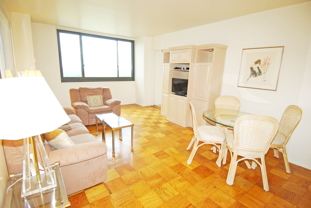 North Shore Towers Apt.