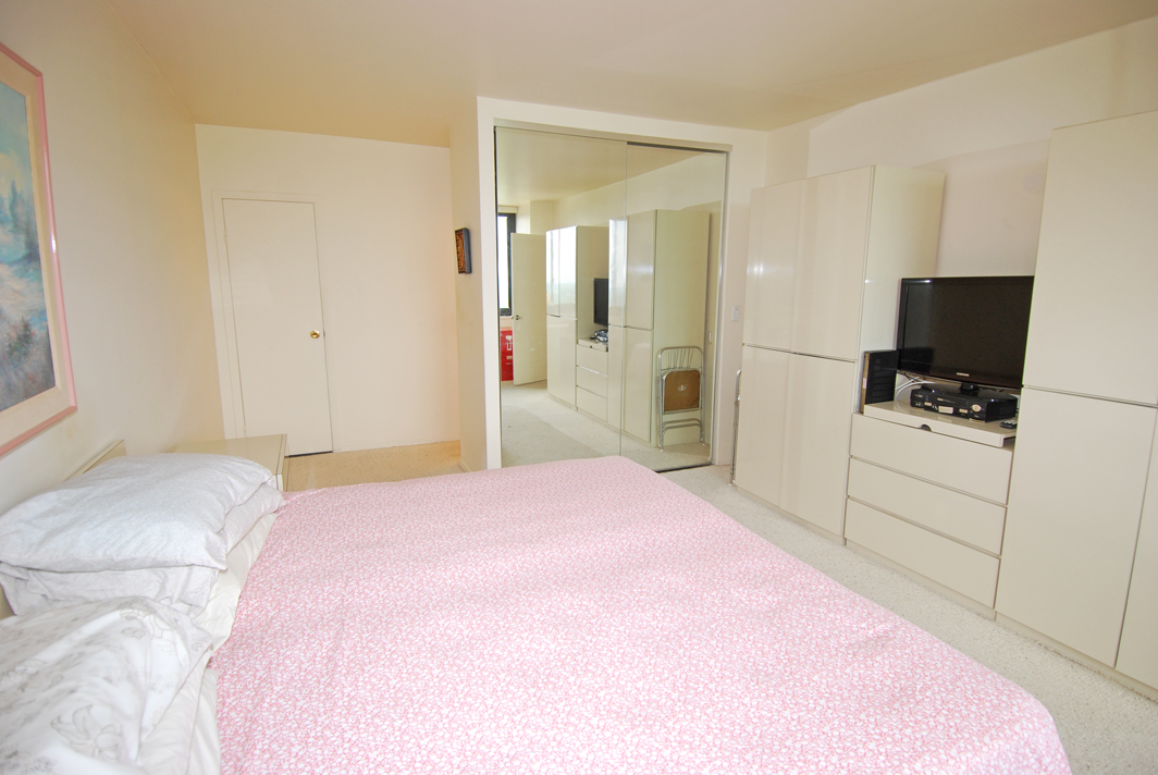 North Shore Towers Apt.