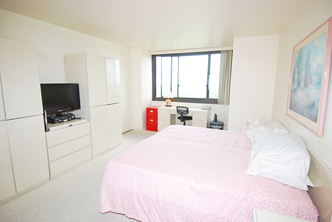 North Shore Towers Apt.