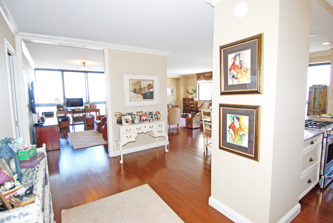 North Shore Towers Apt.