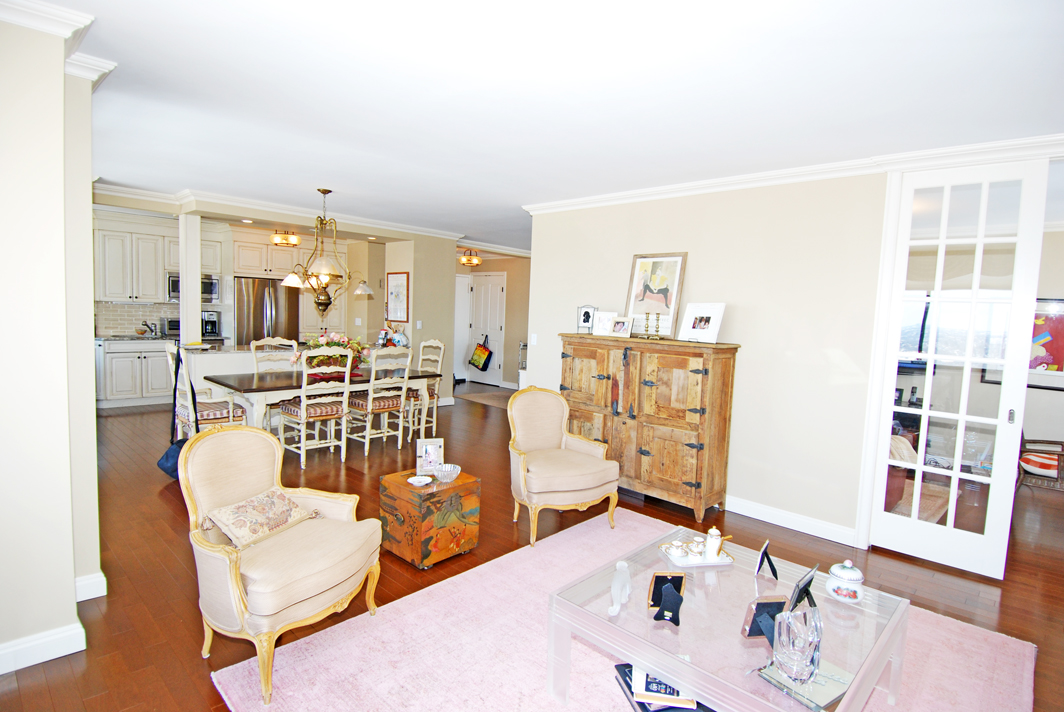 North Shore Towers Apt.