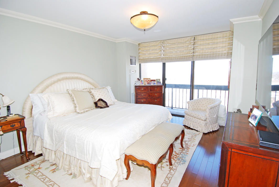 North Shore Towers Apt.