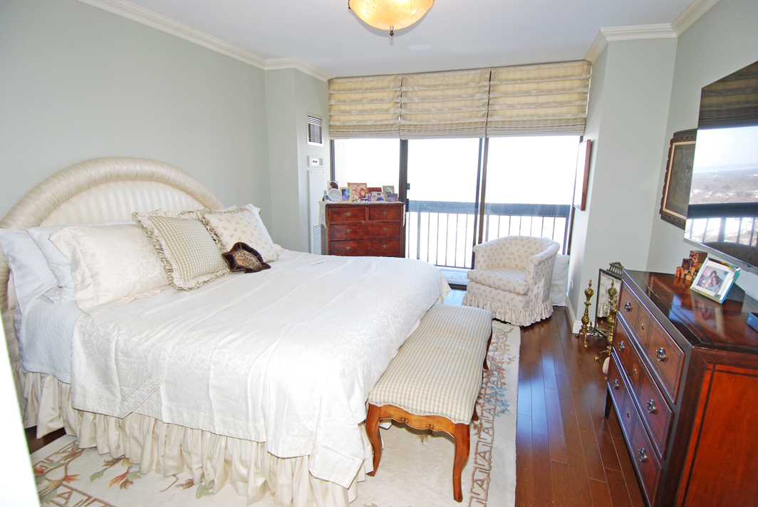 North Shore Towers Apt.