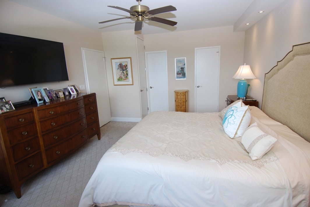 North Shore Towers Apt.