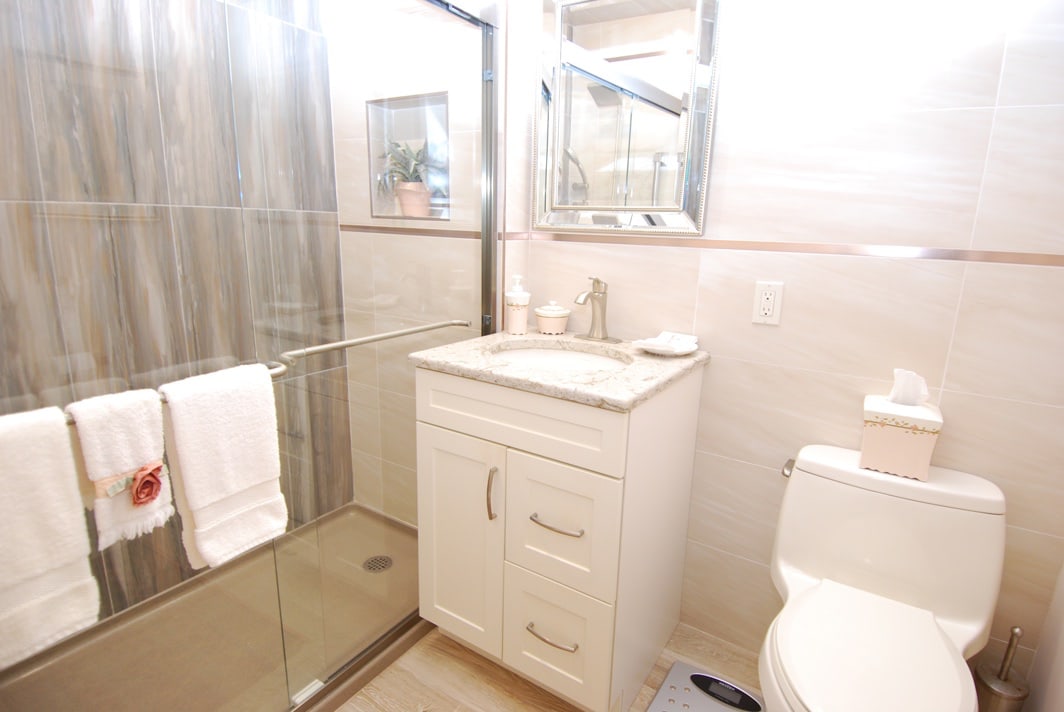 North Shore Towers Apt.