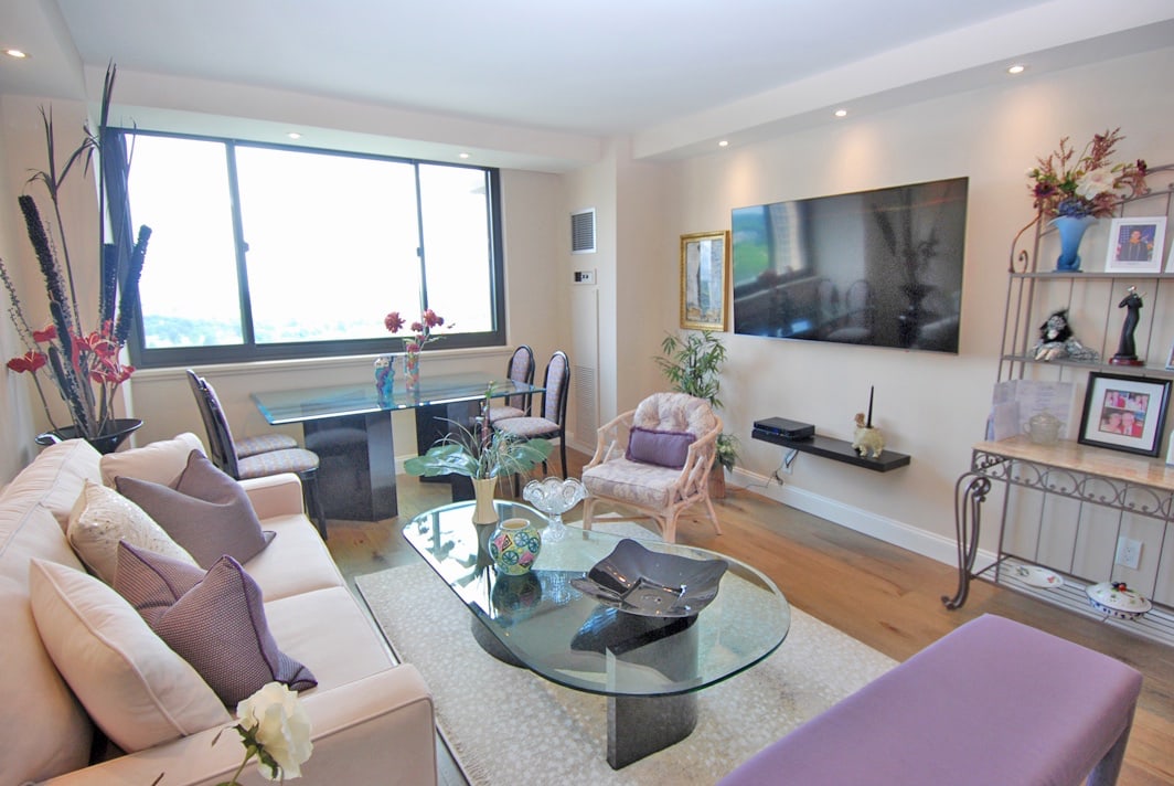 North Shore Towers Apt.