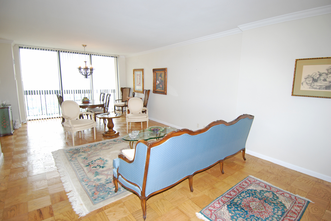 North Shore Towers Apt. 