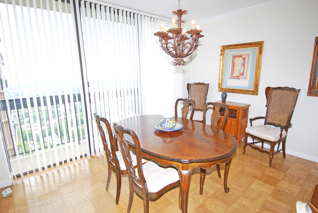 North Shore Towers Apt.