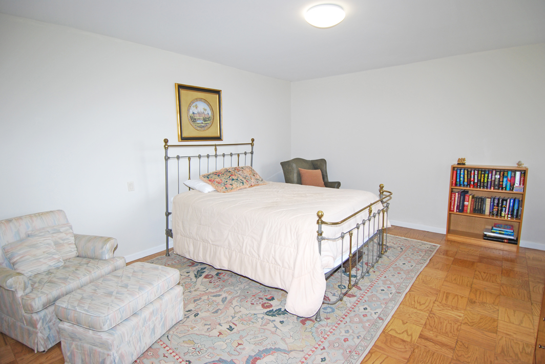 North Shore Towers Apt.