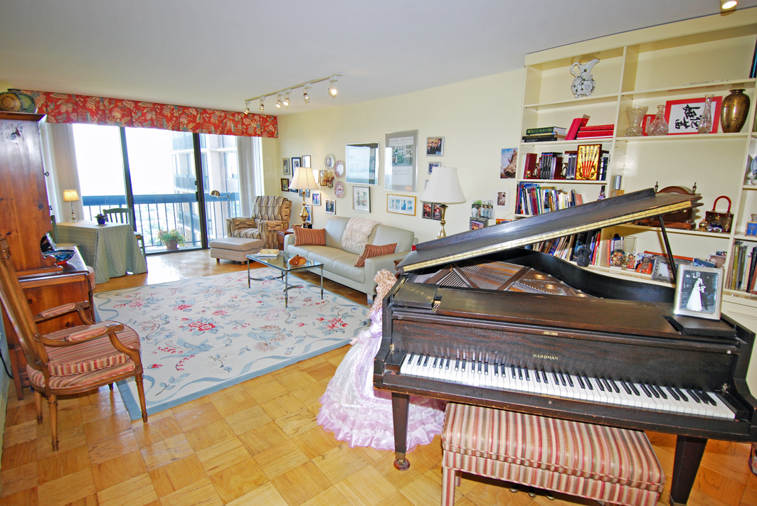 North Shore Towers Apt.