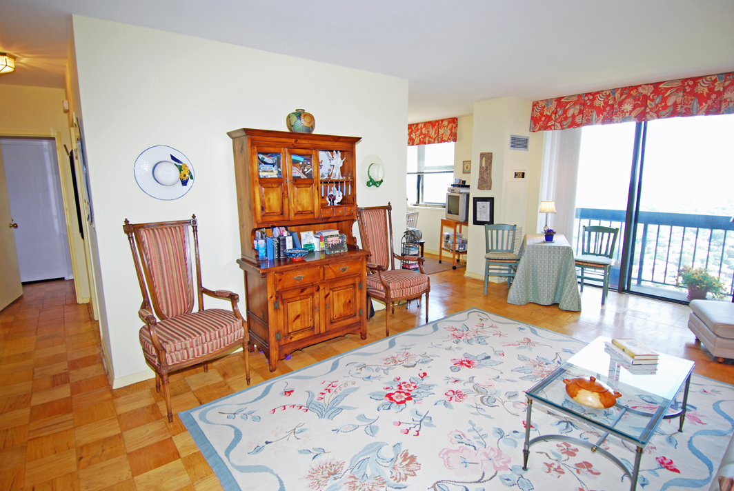 North Shore Towers Apt. 