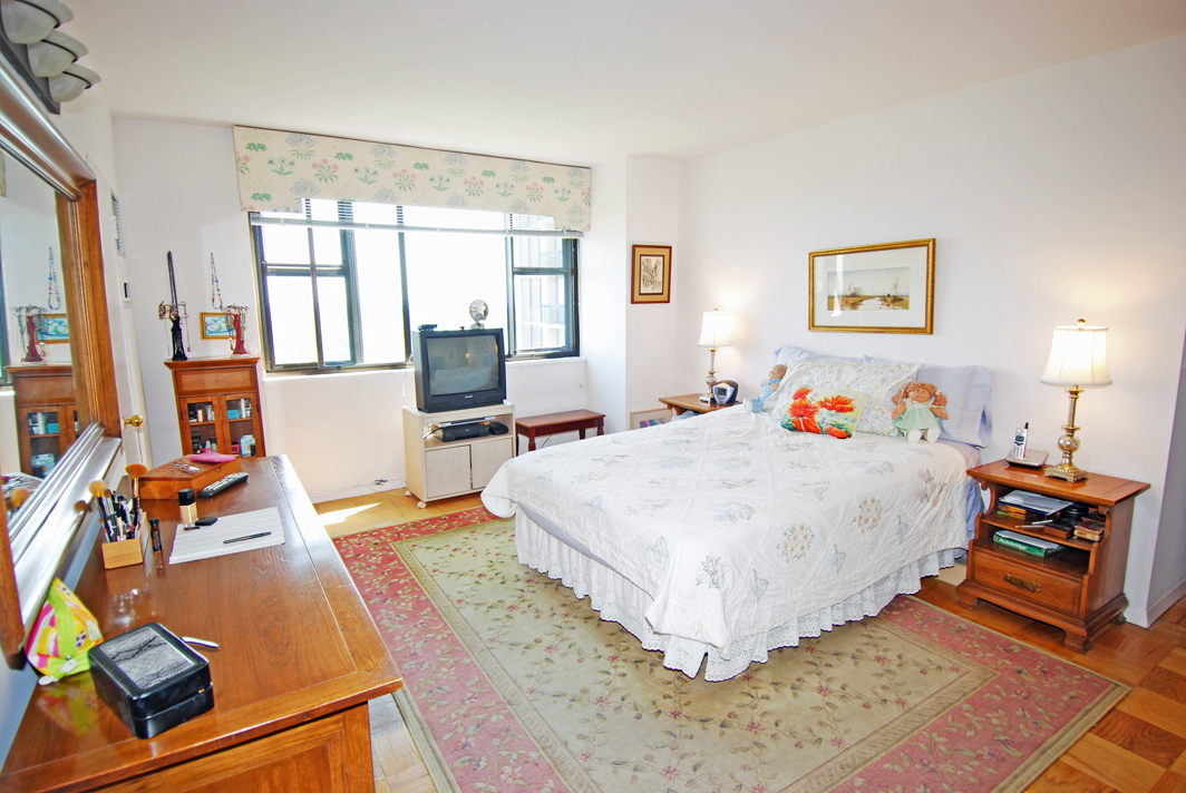 North Shore Towers Apt.