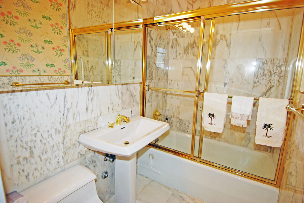 North Shore Towers Apt.