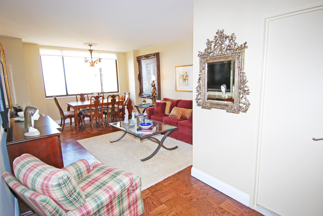 North Shore Towers Apt.