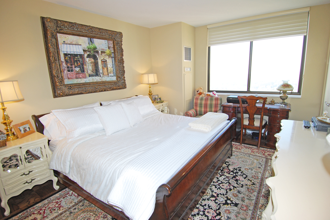 North Shore Towers Apt.