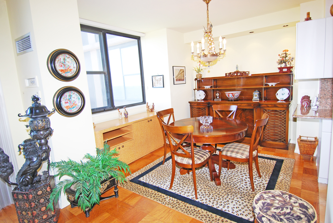 North Shore Towers Apt.