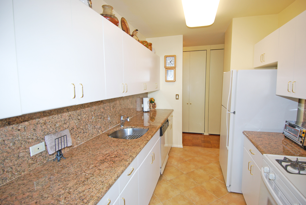 North Shore Towers Apt.