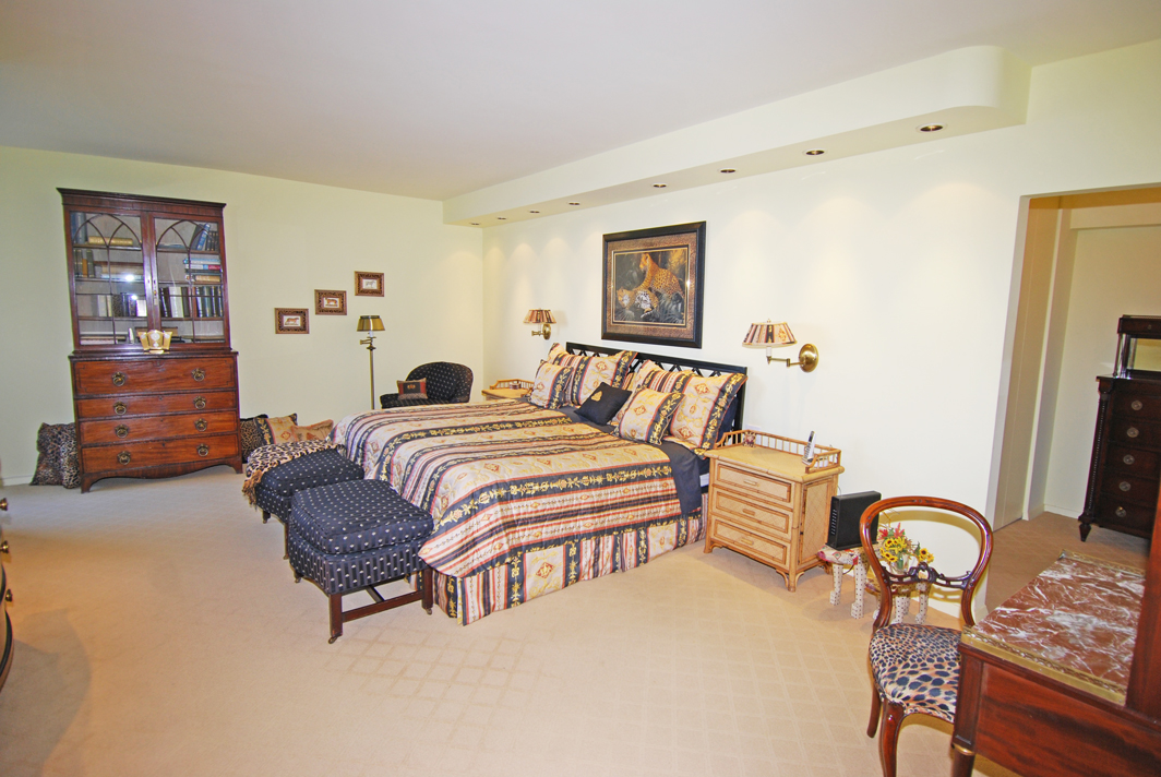 North Shore Towers Apt.