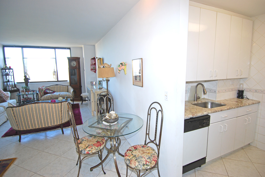 North Shore Towers Apt. 