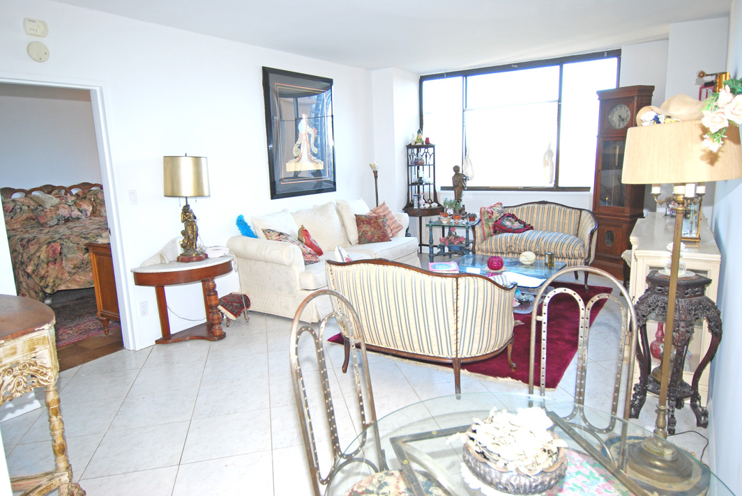 North Shore Towers Apt.