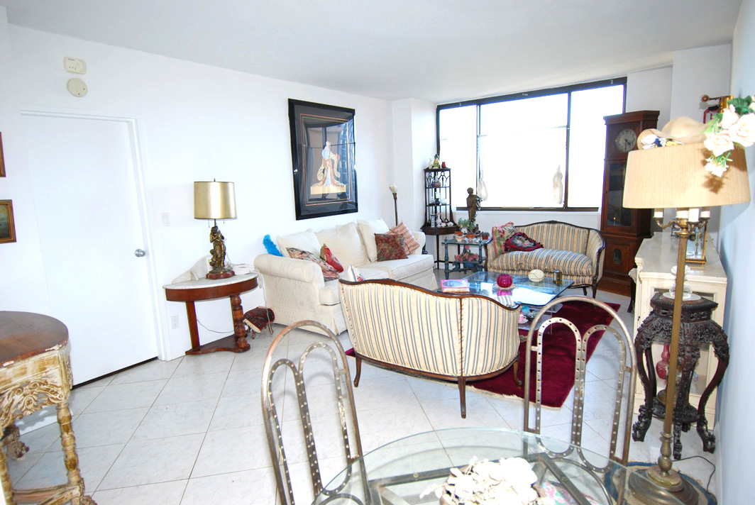 North Shore Towers Apt.