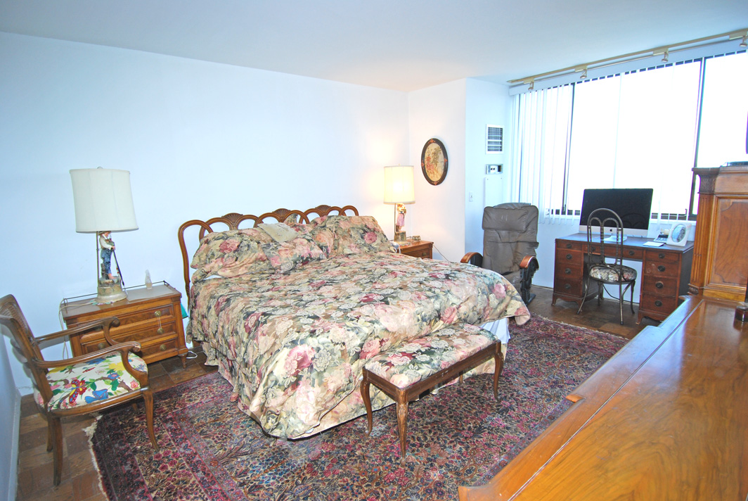 North Shore Towers Apt.